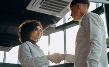 how to introduce yourself with confidence